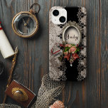 Damask Roos en Lace w/Name iPhone 8/7 Hoesje<br><div class="desc">Elegant vormig ontwerp met zilverlijst met ruimte voor aanpassing, cluster van rozen in roze en boerkanaal met lint, antiek skeletsleutel en hangende juwelen portrethanger. Achtergrond kenmerkt de demask zwart en linen met gesculpte grenzen. Opmerking: gespleten, gegraveerde, in reliëf gegraveerde en dimensionele effecten, gelaagde, verouderde of gereduceerde weergave, digitaal bereikte texturen...</div>