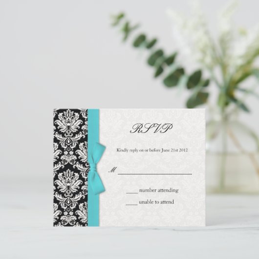 Damask Turquoise Bow Wedding RSVP Kaart (Staand voorkant)