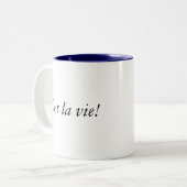 Dame bij de Eiffeltoren, C'est la vie. Tweekleurige Koffiemok (Voorkant links)