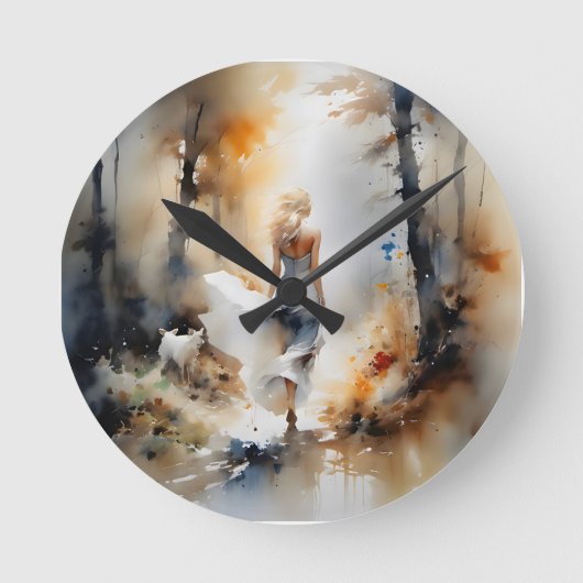 Dame die door een bos loopt ronde klok (Voorkant)