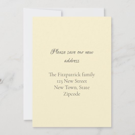  dame die een 'Book Moving Announge' leest Kaart (Achterkant)