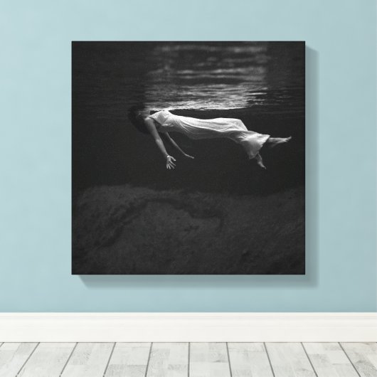 Dame in het water canvas afdruk (Insitu (Houten vloer))