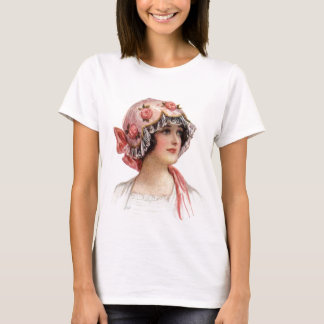  dame in Silk Flowered Bonnet T-shirt