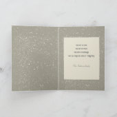 dame in sneeuw met kerstcadeautje feestdagen kaart (Binnen)