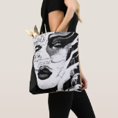 Dame in zwart-wit tote bag (Dichtbij)