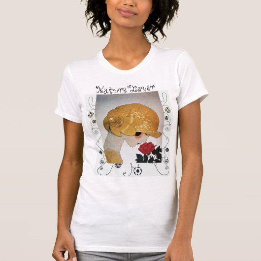 DAME MET RODE ROOS, GEOMETRISCHE KRULLEN NATURELLI T-SHIRT (Voorkant)