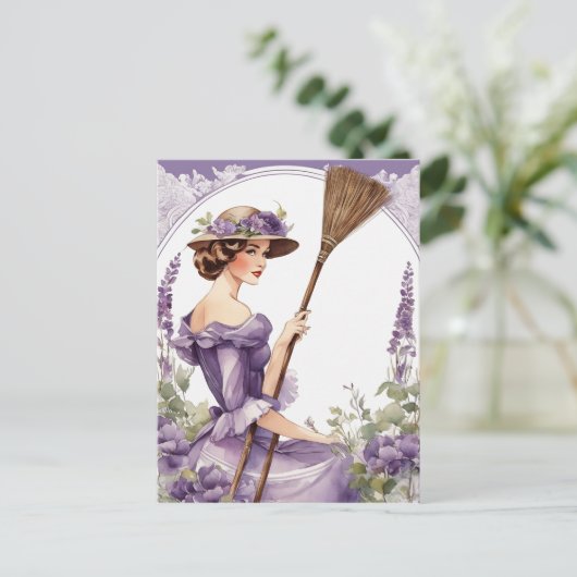 Dame op achtergrond,  Paarse bezem clip art, Briefkaart (Staand voorkant)