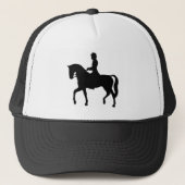 Dame op een paard met Trucker Hat Pet (Voorkant)