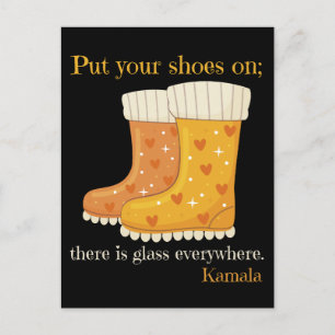 Dames doe je schoenen aan, er is overal glas briefkaart