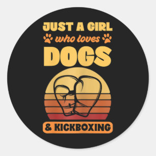 Dames Gewoon Een Meisje Dat Van Honden En Kickboks Ronde Sticker