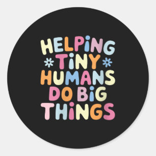 Dames Helpende Kleine Mensen Doen Grote Dingen Mot Ronde Sticker
