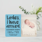 Dames, ik ben aangekomen mannelijke geboorte aanko aankondiging (Staand voorkant)