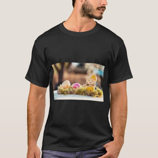 Danbo met Easter Egg Vibes T-shirt (Voorkant)