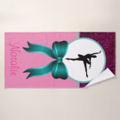 Dance Glitter en Bow Girls gepersonaliseerd Badhanddoek (Badhanddoek)
