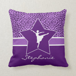 Dancer in Paarse Cheetah Print met Monogram Kussen
