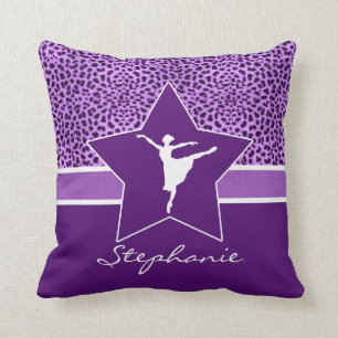 Dancer in Paarse Cheetah Print met Monogram Kussen