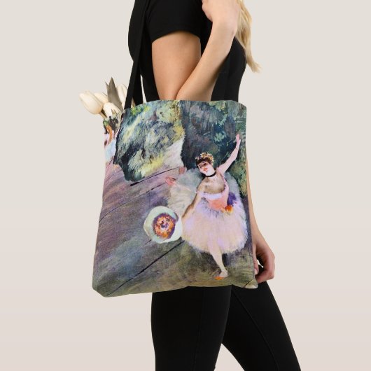 Dancer met een Bouquet van Flowers van Edgar Degas Tote Bag (Dichtbij)