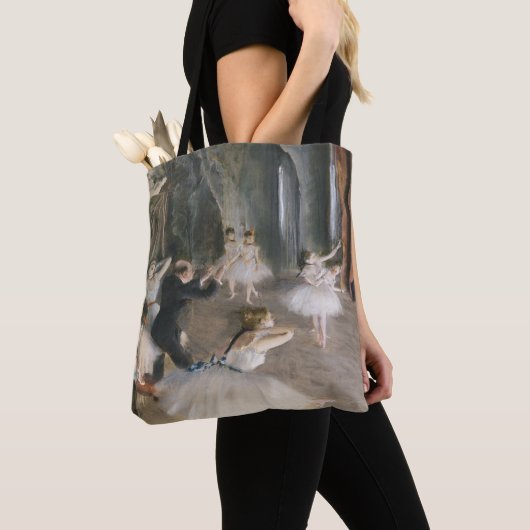 Dancing Class beroemd gemaakt door Edgar Degas Tote Bag (Dichtbij)