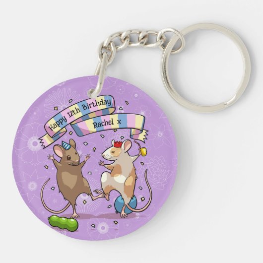 Dancing Mice Naam & Leeftijd Happy Birthday Party Sleutelhanger (Achterkant)