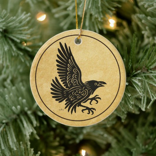 Dancing Norse Raven Keramisch Ornament (Boom)