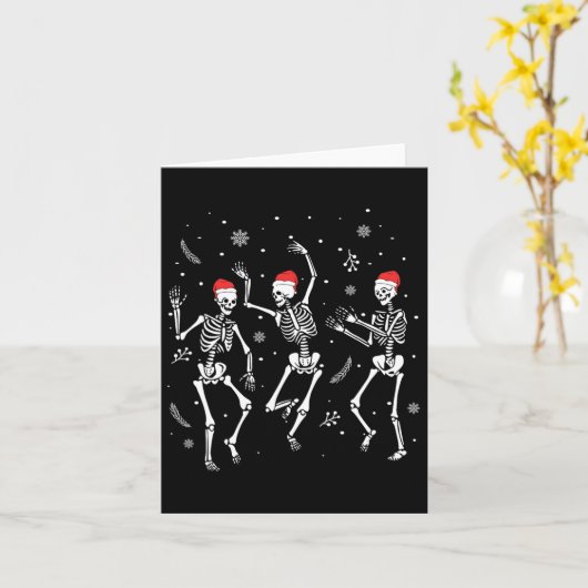Dancing Skeleton Christmas 2025 Spooky Funny Chris Kaart (Gele Bloem)