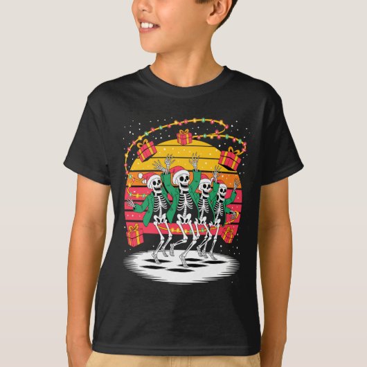 Dancing Skeletons With Santa Hats Christmas Lights T-shirt (Voorkant)