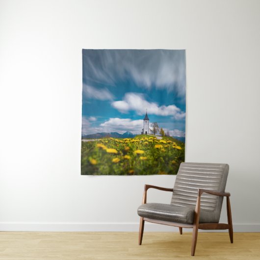 Dandelion bloemen in de primus Jamnik Sl. Wandkleed (In situ)
