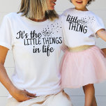 Dandelion maakt moeders kinderkleding warm t-shirt<br><div class="desc">Mammie en ik shirten ontwerpen voor moeder en een kind "het zijn de kleine dingen in het leven" voor een moeder, en een bijpassend "klein ding" voor een kind, ontwerp zou geweldig werken voor een nieuwe moeder, of moeder-te-zijn, of als een moederdag cadeau. Zie alsjeblieft mijn collectie van "mama en...</div>