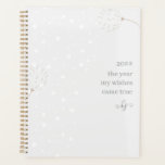 Dandelion Puffs and Stars Gray White Monogrammed Planner<br><div class="desc">Niet-gedateerde planner met volledig bewerkbare tekst, die u kunt personaliseren met jouw naam en het jaar. Als u dat wenst, kunt u ook de manifestatie en de positiviteit citaat uitgeven dat momenteel "het jaar leest mijn wensen uit". Dit moderne en zachte ontwerp heeft bruinachtige zaadkoppen en witte sterren op een...</div>