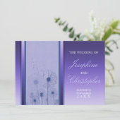 Dandelion Romance Paarse bruiloft Uitnodigingen (Staand voorkant)