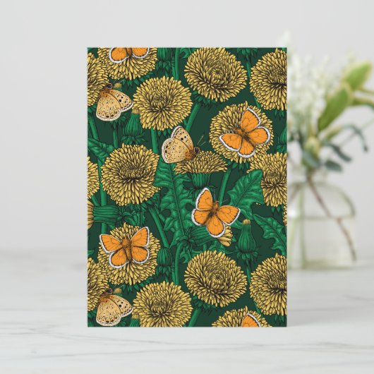 Dandelion-weide op donkergroen (Staand voorkant)