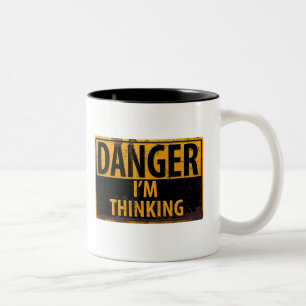DANGER Ik denk, grappig bord, verstrooid metaal Tweekleurige Koffiemok