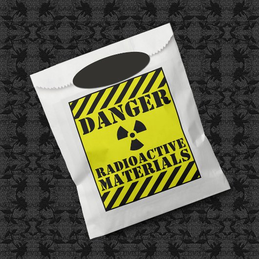 DANGER RADIOACTIVE MATERIALS TRICK OR TREAT BEDANKZAKJE