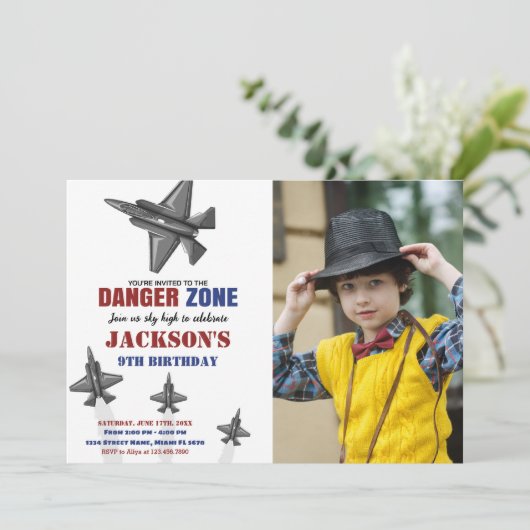 Danger Zone Fighter Jet Verjaardag Uitnodigingen f (Staand voorkant)