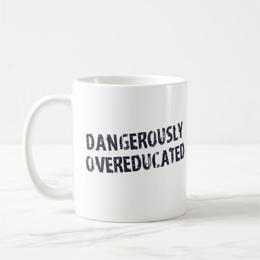 Dangerisch overgeschoold koffiemok (Links)