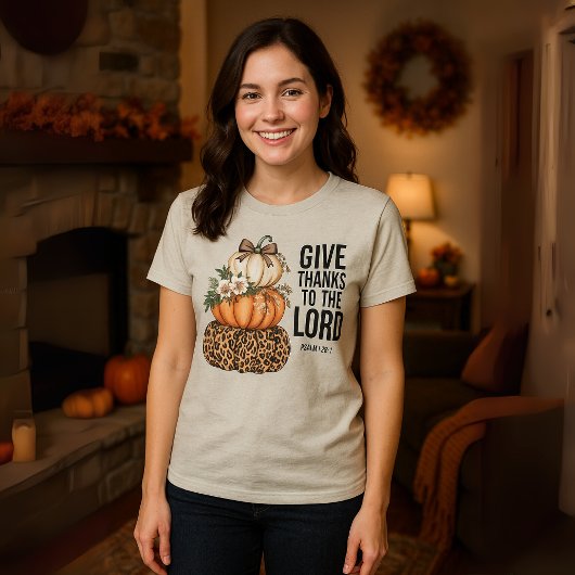 Dank de Heer Psalm 136:1 Pompoen stapel Tri-Blend Shirt