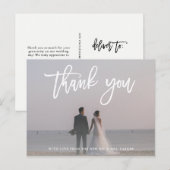Dank je | Modern script met trouwfoto Briefkaart (Voorkant / Achterkant)