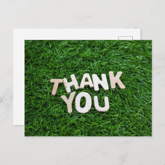 Dank je wel woord op groene gras achtergrond briefkaart (Voorkant / Achterkant)