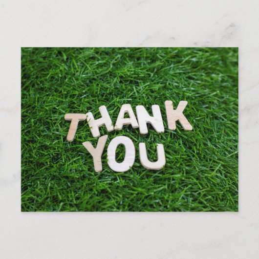 Dank je wel woord op groene gras achtergrond briefkaart (Voorkant)
