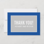 DANK U BAR MITZVAH modern geometrisch blauw grijs Bedankkaart<br><div class="desc">door kat massard >> https://linktr.ee/simplysweetpaperie <<<<< Een eenvoudige, stijlvolle manier om u te bedanken voor uw bezoek aan uw gast. Opstelling als sjabloon is het eenvoudig voor u om uw eigen details toe te voegen, of de aanpassingsknoop te raken en u kunt tekst, doopvonten, grootte enz. TIP toevoegen of veranderen:...</div>