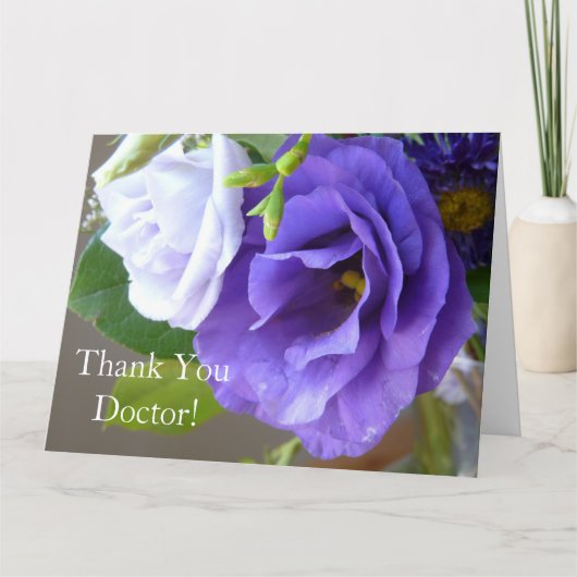 Dank u Doctor- Paarse Bloemen Bedankkaart (Voorkant)