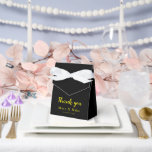 Dank u grote tent gunst doos voor elke gelegenheid bedankdoosjes<br><div class="desc">Maak een grote indruk met deze grote "Thank You" tent gunstbox,  perfect voor elke speciale gelegenheid. Het ruime ontwerp bevat royale traktaties of geschenken,  waardoor het ideaal is voor bruiloften,  feesten of bedrijfsevenementen. Stijlvol en gemakkelijk te monteren,  het is een gedenkwaardige manier om waardering te shows voor uw gasten.</div>
