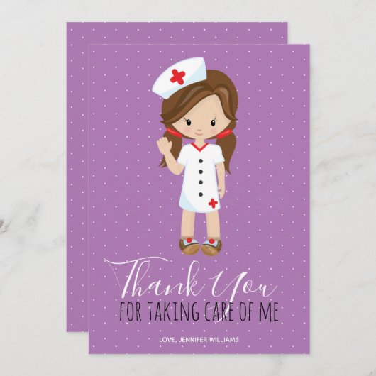 Dank u Paarse Manuscript Brunette Cartoon Nurse Bedankkaart (Voorkant / Achterkant)