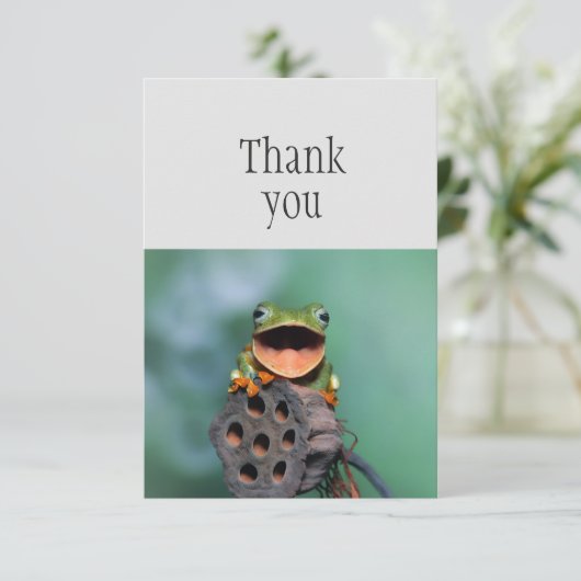 Dank u schattig gelukkig kikker dier plezier bedankkaart (Staand voorkant)