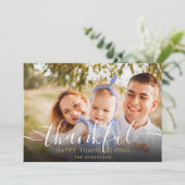 Dankbaar Elegant Script Foto Thanksgiving Feestdagenkaart (Staand voorkant)