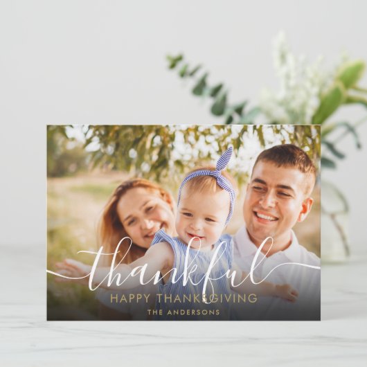 Dankbaar Elegant Script Photo Thanksgiving Feestdagenkaart (Staand voorkant)