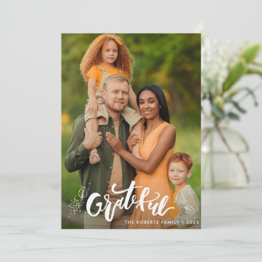 DANKBAAR | Familie Thanksgiving fotokaart Feestdagenkaart (Staand voorkant)