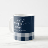 Dankbaar Gezegend Navy & Witte Plaid Koffiemok (Voorkant links)