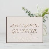 Dankbaar Moderne Elegante Typografie Chic Zakelijk Feestdagenkaart (Staand voorkant)