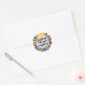 Dankbaarheid verandert alles – Inspirerend quote Ronde Sticker (Envelop)